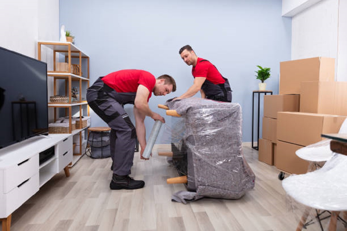 Need moving and storage services in Dubai? Spiders Movers and Packers offers secure and convenient solutions. Whether for short-term or long-term storage, our climate-controlled facilities keep your items safe. Contact us today to learn more about our reliable moving and storage services!